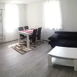 Schnell Apartment *